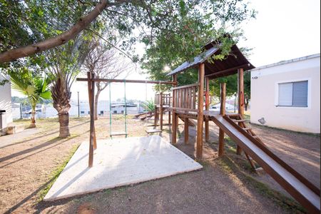 Apartamento para alugar com 49m², 2 quartos e 1 vagaÁrea comum - Playground de madeira