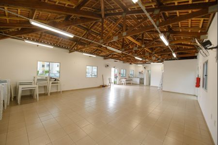 Apartamento para alugar com 52m², 2 quartos e 1 vagaÁrea comum - Salão de festas