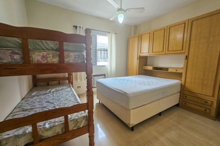 Quarto de apartamento para alugar com 1 quarto, 62m² em Jardim Belmar, Guarujá