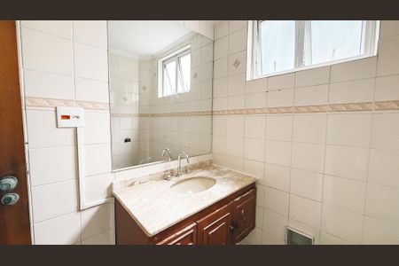 Apartamento para alugar com 64m², 2 quartos e 1 vaga Apartamento para alugar com 64m², 2 quartos e 1 vagaBanheiro da Suíte