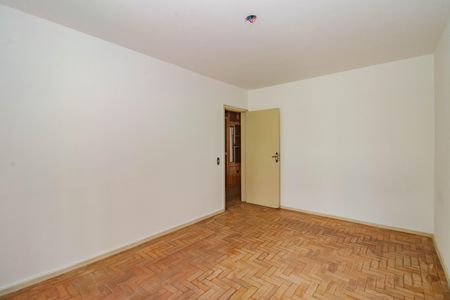 Quarto 2 de apartamento para alugar com 2 quartos, 57m² em Vila Ipiranga, Porto Alegre