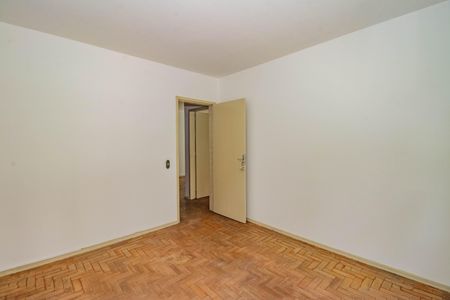 Quarto 1 de apartamento para alugar com 2 quartos, 57m² em Vila Ipiranga, Porto Alegre