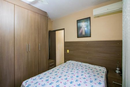 Casa à venda com 250m², 3 quartos e 2 vagas Casa à venda com 250m², 3 quartos e 2 vagasCasa 2 - Quarto