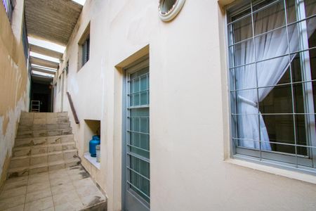 Casa à venda com 250m², 3 quartos e 2 vagas Casa à venda com 250m², 3 quartos e 2 vagasCorredor externo