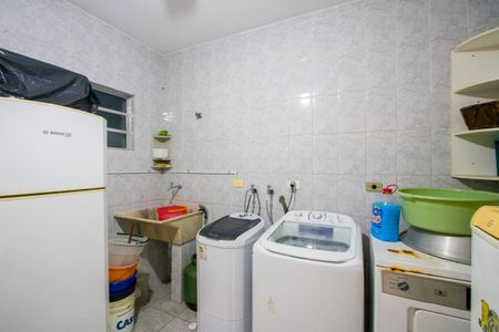 Casa à venda com 250m², 3 quartos e 2 vagas Casa à venda com 250m², 3 quartos e 2 vagasÀrea de serviço