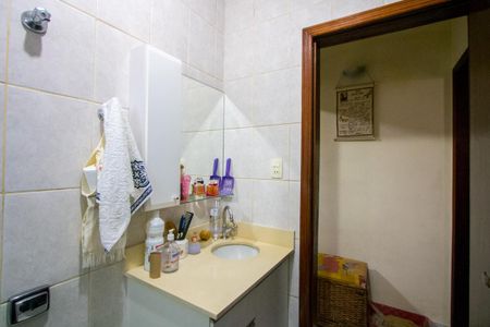Casa à venda com 250m², 3 quartos e 2 vagas Casa à venda com 250m², 3 quartos e 2 vagasCasa 1 - Banheiro