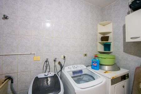 Casa à venda com 250m², 3 quartos e 2 vagas Casa à venda com 250m², 3 quartos e 2 vagasÀrea de serviço
