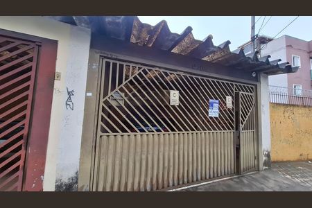 Casa à venda com 250m², 3 quartos e 2 vagas Casa à venda com 250m², 3 quartos e 2 vagasFachada
