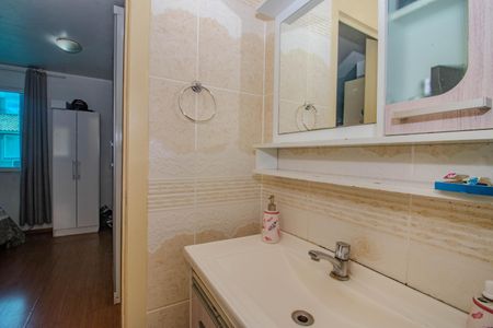 Casa de condomínio à venda com 93m², 3 quartos e 1 vaga Casa de condomínio à venda com 93m², 3 quartos e 1 vagaBanheiro Corredor / Suíte Americana