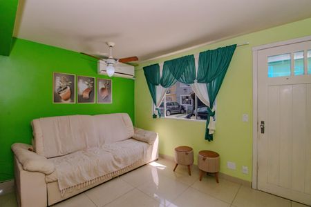 Sala de casa de condomínio à venda com 3 quartos, 93m² em Sarandi, Porto Alegre