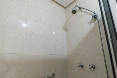 Apartamento à venda com 75m², 2 quartos e 2 vagas Apartamento à venda com 75m², 2 quartos e 2 vagasBanheiro da Suíte