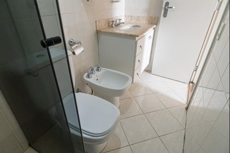 Apartamento à venda com 75m², 2 quartos e 2 vagas Apartamento à venda com 75m², 2 quartos e 2 vagasBanheiro da Suíte