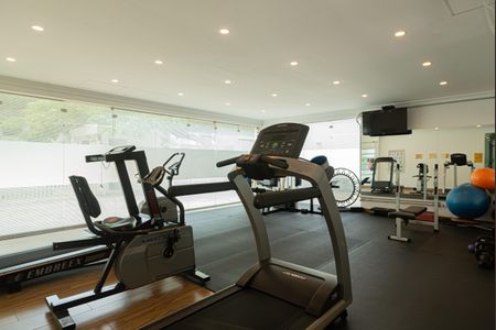 Apartamento à venda com 75m², 2 quartos e 2 vagas Apartamento à venda com 75m², 2 quartos e 2 vagasÁrea comum - Academia