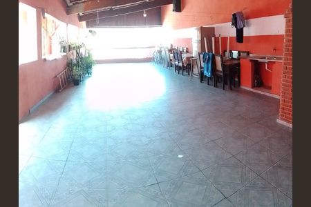 Casa à venda com 250m², 4 quartos e 6 vagasVaranda