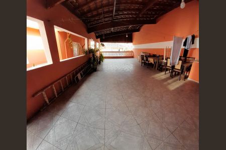 Casa à venda com 250m², 4 quartos e 6 vagasVaranda