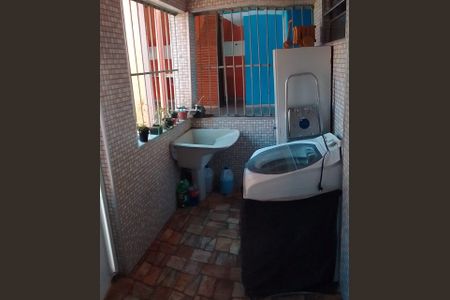Área de Serviço de casa à venda com 4 quartos, 250m² em Jardim D’abril, Osasco