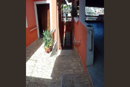 Entrada de casa à venda com 4 quartos, 250m² em Jardim D’abril, Osasco