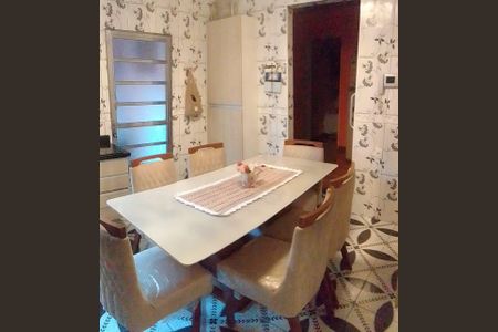 Casa à venda com 250m², 4 quartos e 6 vagasCozinha