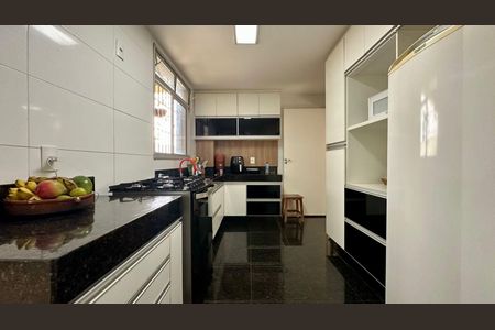 Apartamento à venda com 162m², 3 quartos e 2 vagas Apartamento à venda com 162m², 3 quartos e 2 vagasCozinha