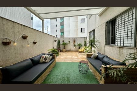 Apartamento à venda com 162m², 3 quartos e 2 vagas Apartamento à venda com 162m², 3 quartos e 2 vagasÁrea privativa