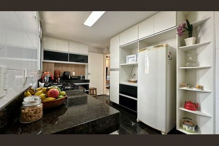 Apartamento à venda com 162m², 3 quartos e 2 vagas Apartamento à venda com 162m², 3 quartos e 2 vagasCozinha