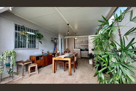 Apartamento à venda com 162m², 3 quartos e 2 vagas Apartamento à venda com 162m², 3 quartos e 2 vagasÁrea privativa