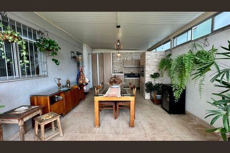 Apartamento à venda com 162m², 3 quartos e 2 vagas Apartamento à venda com 162m², 3 quartos e 2 vagasÁrea privativa