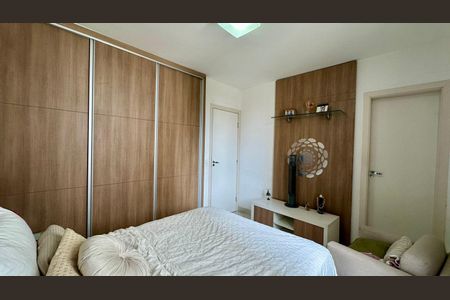 Apartamento à venda com 162m², 3 quartos e 2 vagas Apartamento à venda com 162m², 3 quartos e 2 vagasQuarto