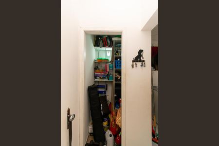 Casa de condomínio à venda com 103m², 3 quartos e 2 vagas Casa de condomínio à venda com 103m², 3 quartos e 2 vagasDepósito