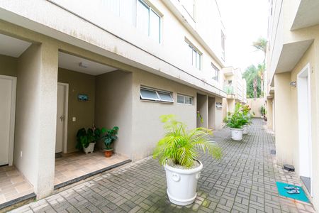 Casa de condomínio à venda com 103m², 3 quartos e 2 vagas Casa de condomínio à venda com 103m², 3 quartos e 2 vagasÁrea comum