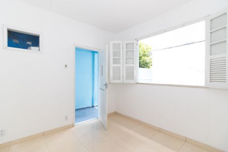 Sala de casa para alugar com 2 quartos, 55m² em Realengo, Rio de Janeiro