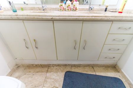 Casa à venda com 370m², 7 quartos e 4 vagasBanheiro da Suíte