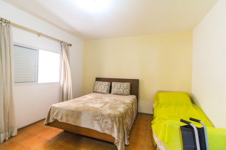 Suíte de casa à venda com 7 quartos, 370m² em Vila Carmosina, São Paulo