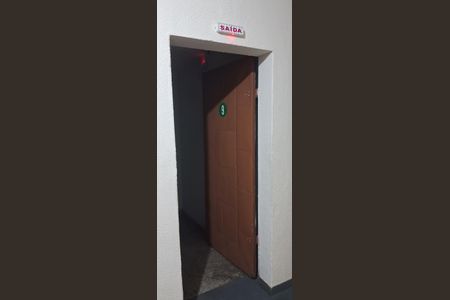 Apartamento à venda com 50m², 2 quartos e 1 vagaEscada