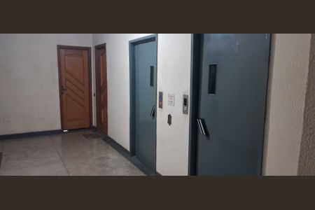 Apartamento à venda com 50m², 2 quartos e 1 vagaHall de elevadores