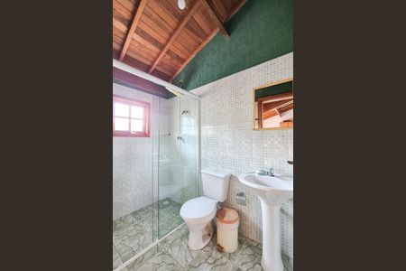 Casa à venda com 325m², 4 quartos e 3 vagasQuarto - banheiro