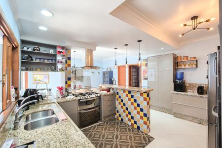 Casa à venda com 325m², 4 quartos e 3 vagasCozinha