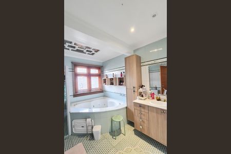Casa à venda com 325m², 4 quartos e 3 vagasBanheiro da Suíte 1