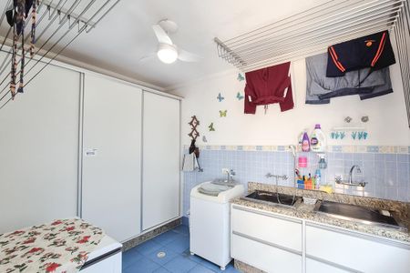 Casa à venda com 325m², 4 quartos e 3 vagasÁrea de Serviço