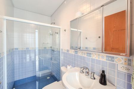 Casa à venda com 325m², 4 quartos e 3 vagasBanheiro de serviço