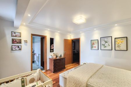 Casa à venda com 325m², 4 quartos e 3 vagasSuíte 1