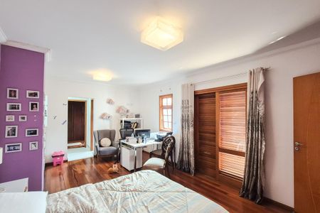 Casa à venda com 325m², 4 quartos e 3 vagasSuíte 3