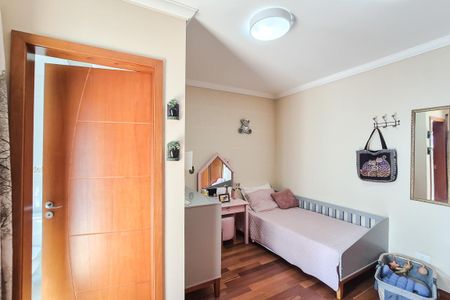 Casa à venda com 325m², 4 quartos e 3 vagasSuíte 2