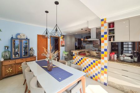 Casa à venda com 325m², 4 quartos e 3 vagasCopa