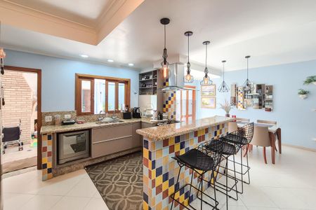 Casa à venda com 325m², 4 quartos e 3 vagasCozinha