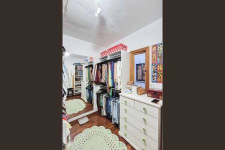 Casa à venda com 325m², 4 quartos e 3 vagasSuíte 1