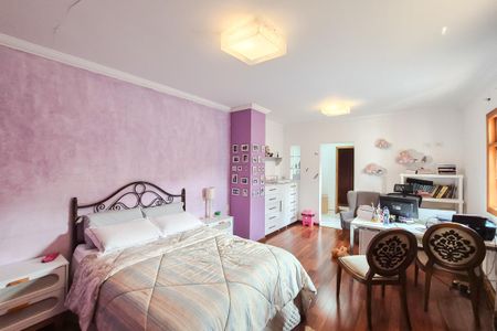 Casa à venda com 325m², 4 quartos e 3 vagasSuíte 3