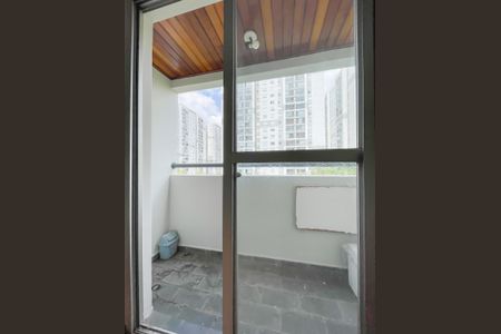 Sacada de apartamento para alugar com 3 quartos, 65m² em Vila Yara, Osasco