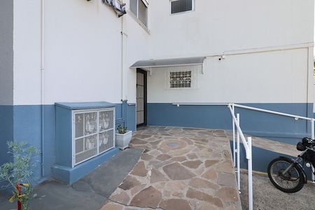 Apartamento para alugar com 66m², 2 quartos e 1 vagaÁrea comum - Entrada do estacionamento