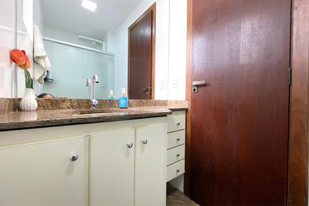 Apartamento à venda com 92m², 3 quartos e 2 vagas Apartamento à venda com 92m², 3 quartos e 2 vagasBanheiro